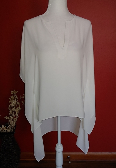 BCBGMaxAzria Tops - BCBGMaxAzria White Blouse